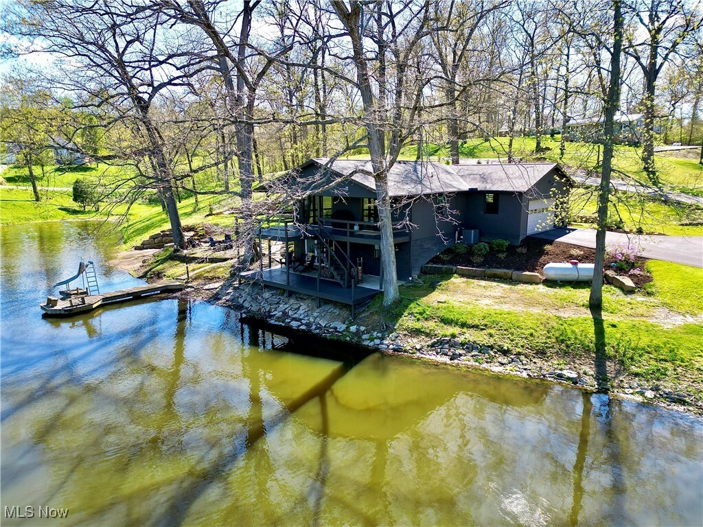310 Lake Vista Drive  Zanesville OH 43701 photo