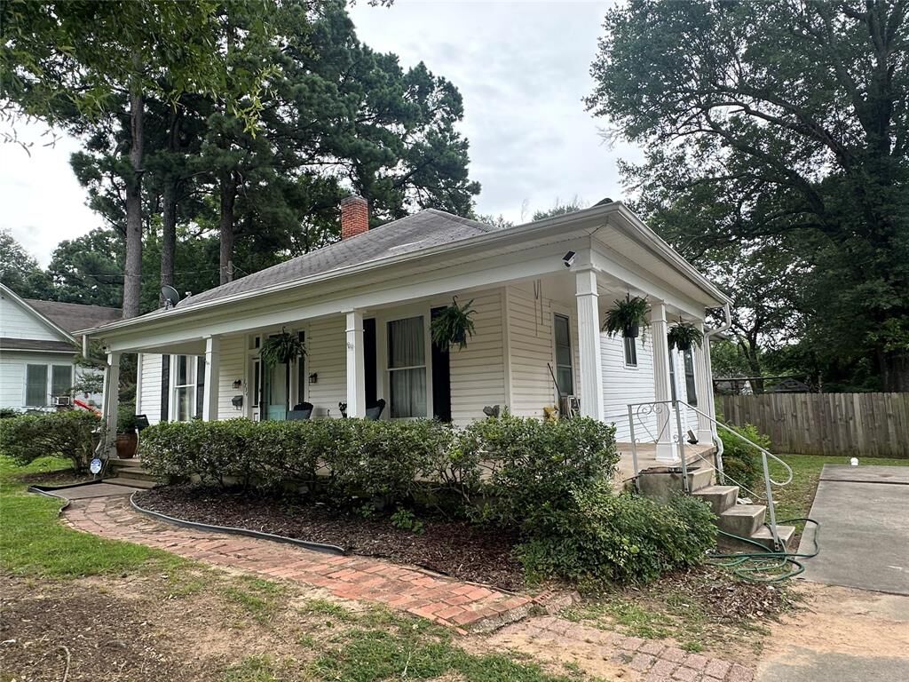 Property Photo:  1734 Margaret Street  TX 75460 