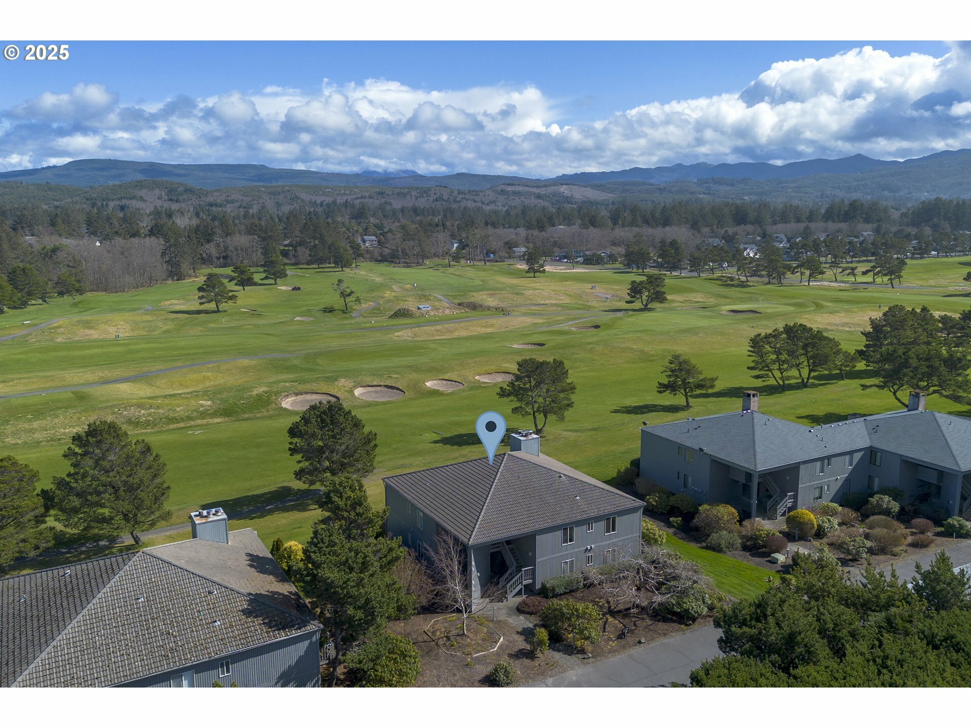 Property Photo:  1987 Gearhart Green Dr 702  OR 97138 