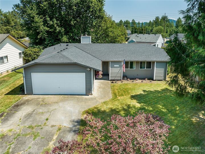 Property Photo:  711  Natalie Place  WA 98022 