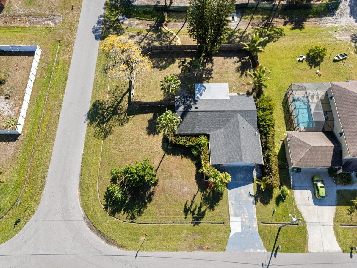 Property Photo: 2181 SW Kail Street FL 34984