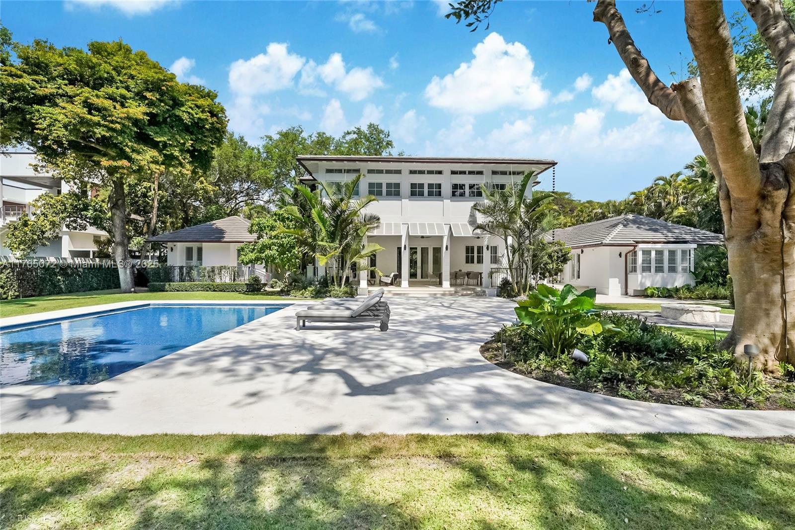 Property Photo:  4550 Sunset Dr  FL 33143 