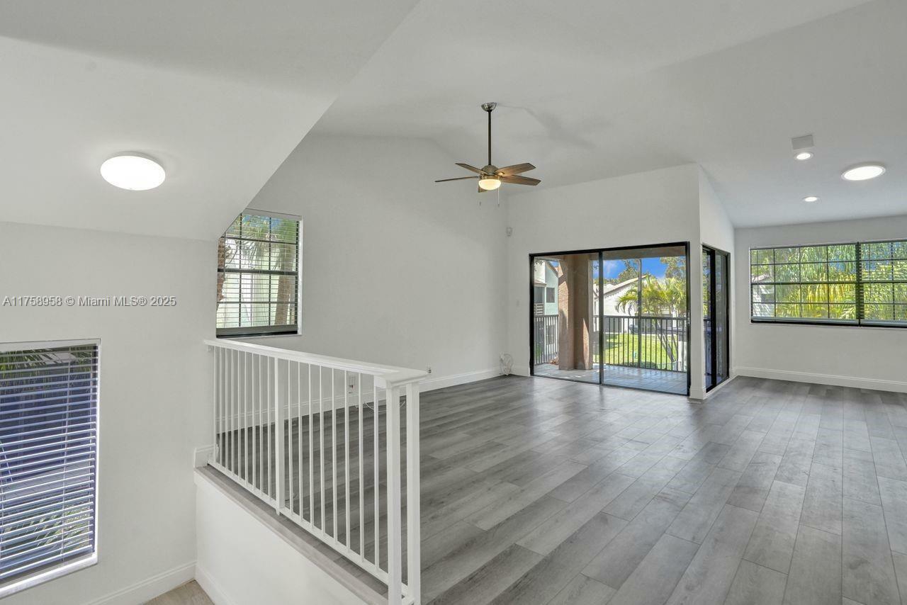 Property Photo: 1627 Cypress Pointe Dr 2-1 FL 33071