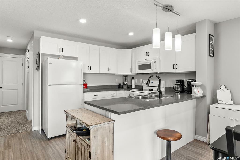 110 Akhtar Bend 203  Saskatoon SK S7W 0Y9 photo