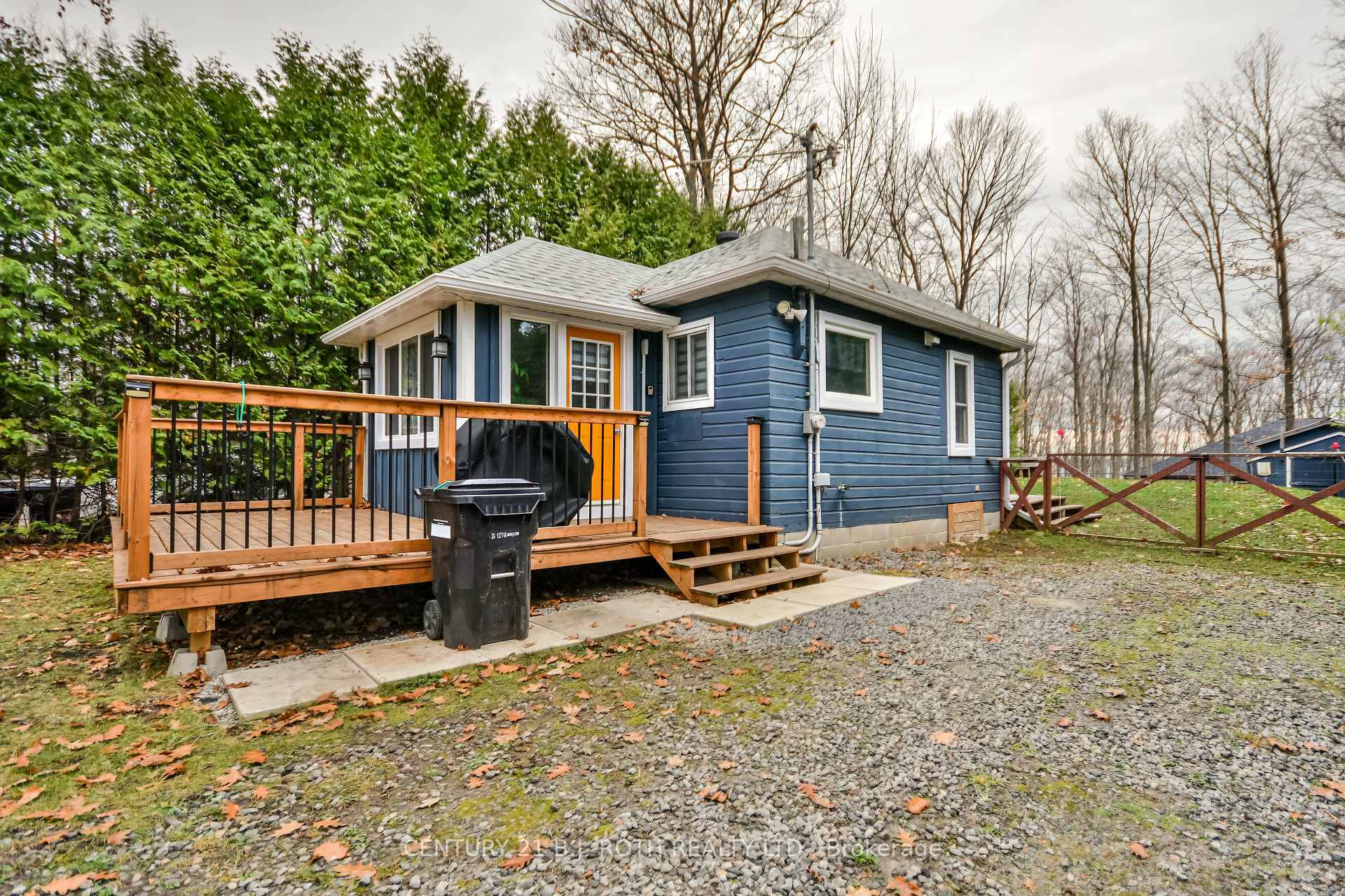 53 Polish Avenue  Penetanguishene ON L9M 1W8 photo