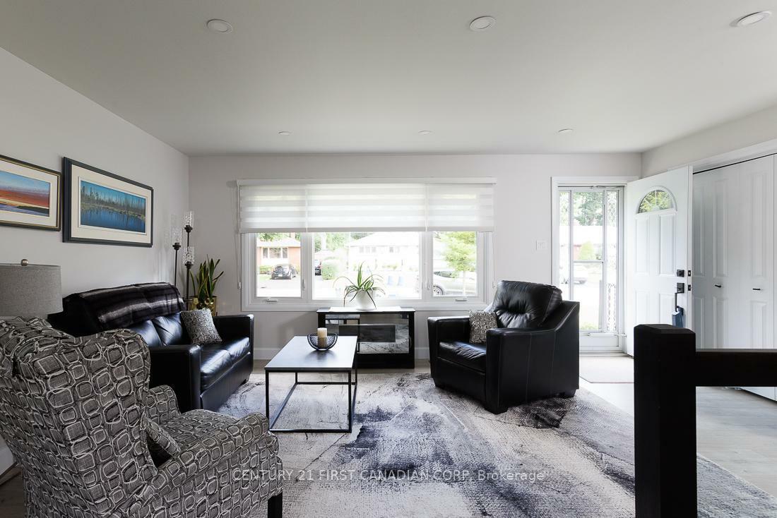 82 Queenston Crescent  London ON N5W 1N6 photo