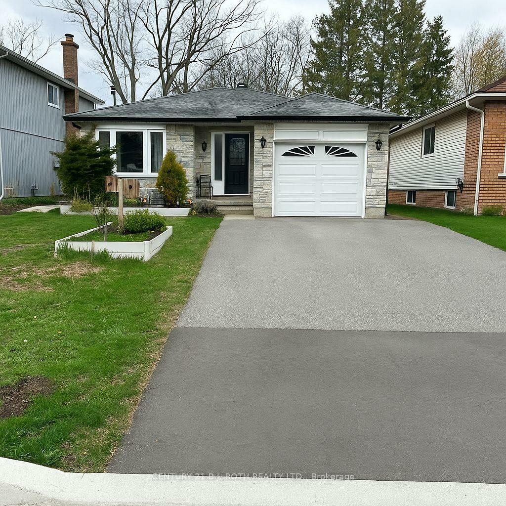 Property Photo: 46 Ridgeway Avenue ON L4N 5L2