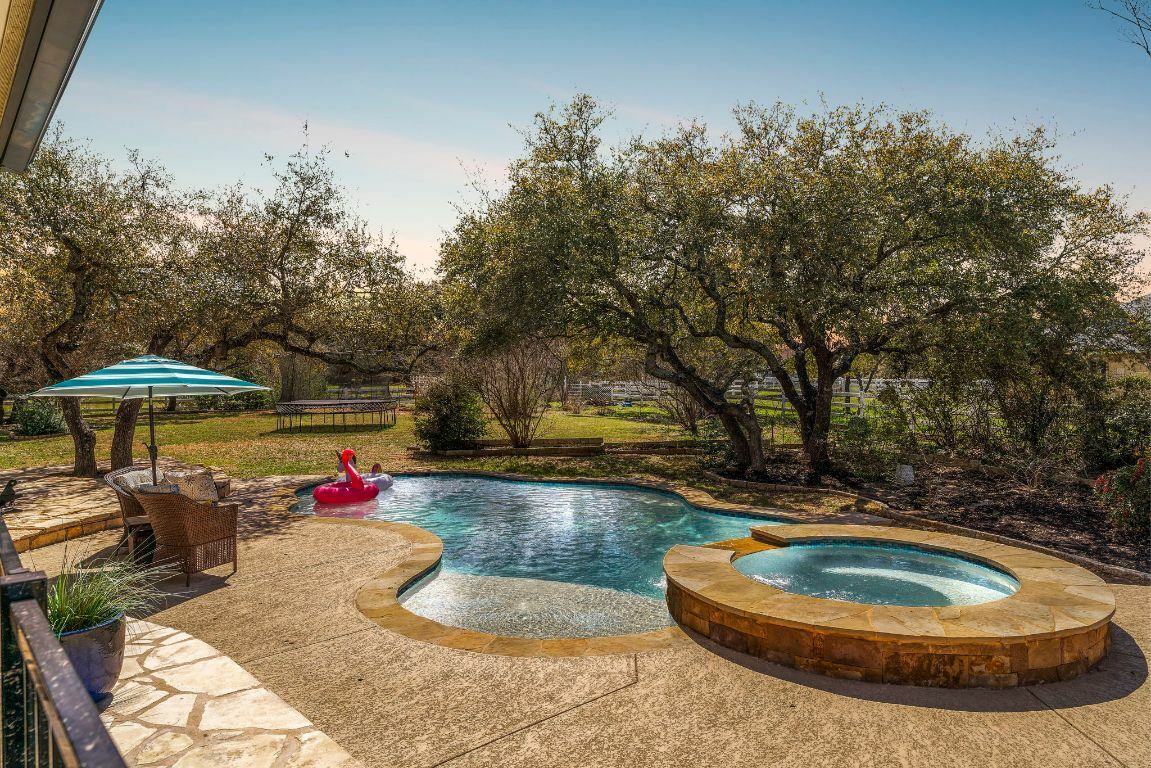 Property Photo: 551 Pemberton Way TX 78737