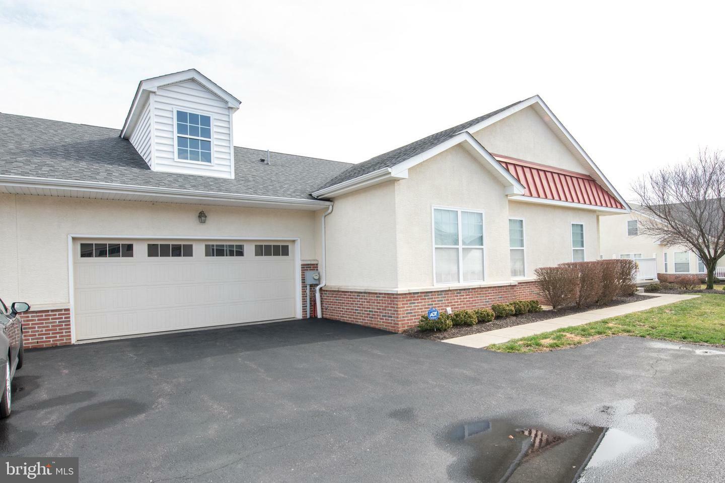 15051 Dahlia Drive  Philadelphia PA 19116 photo