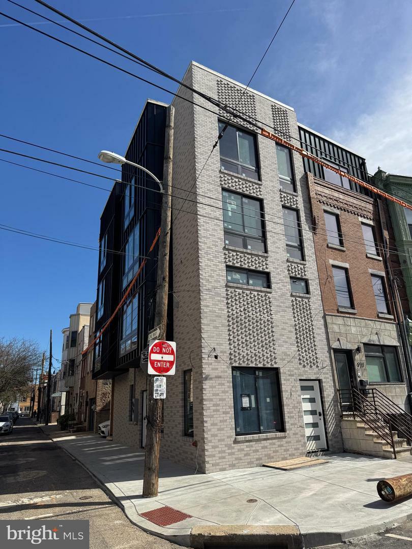 919 S 11th Street A  Philadelphia PA 19147 photo