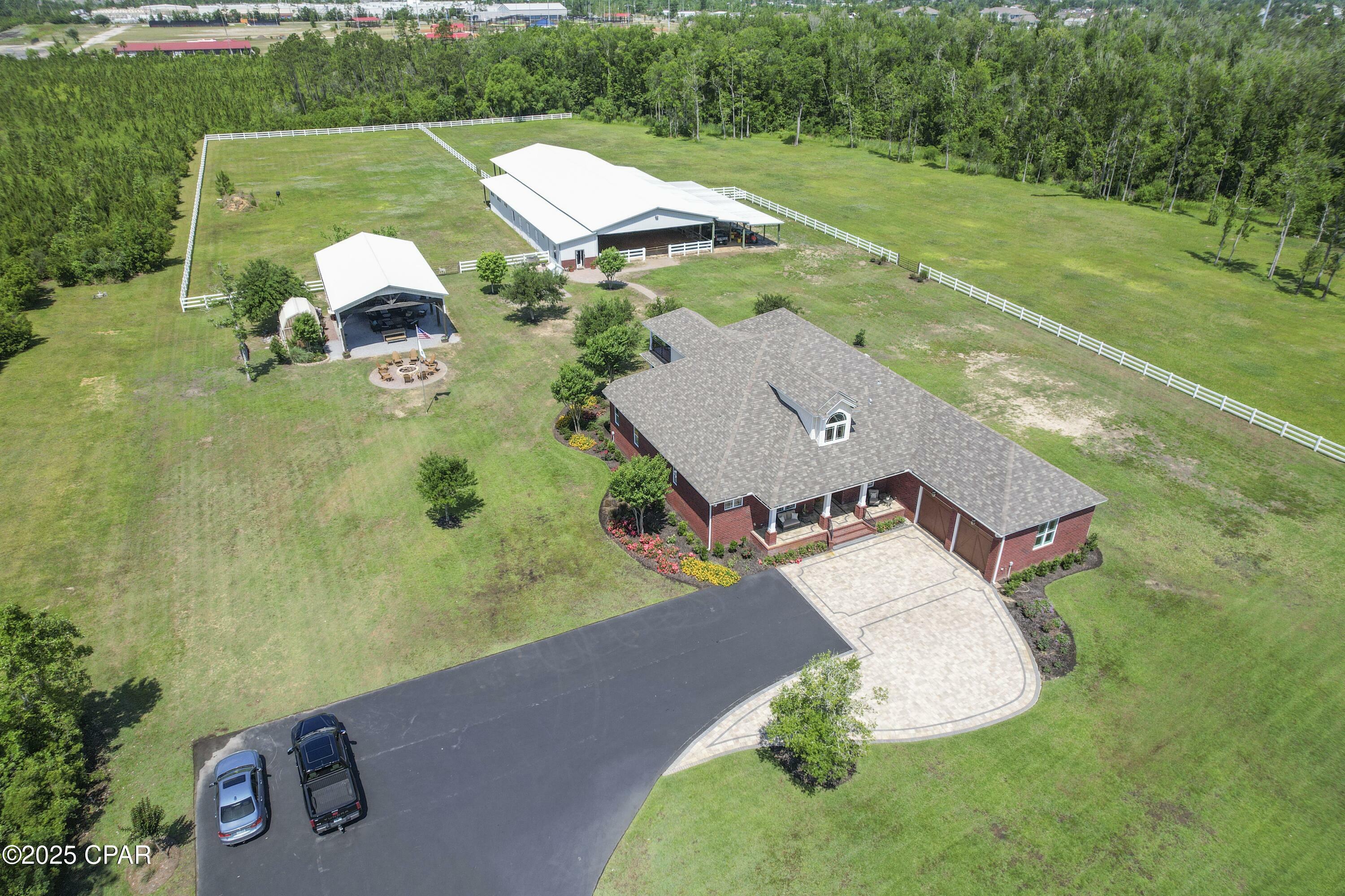 Property Photo: 4301 Transmitter Road FL 32404