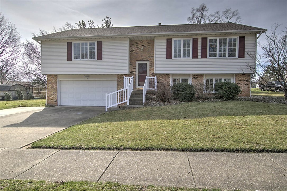 2819 S Forrest Lane  Decatur IL 62521 photo