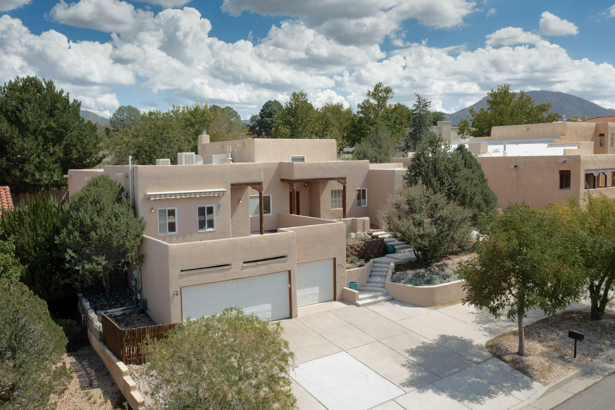 Property Photo: 712 Navarra Way SE NM 87123