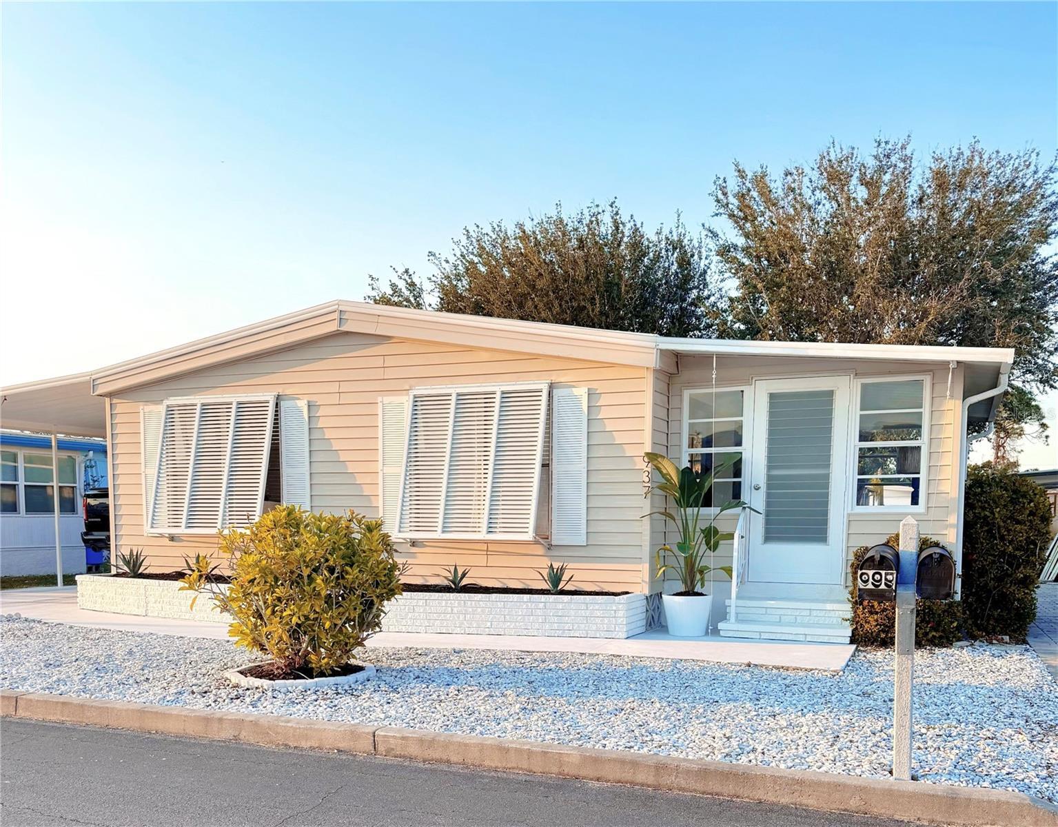 Property Photo:  937 Nettuno Drive  FL 34285 