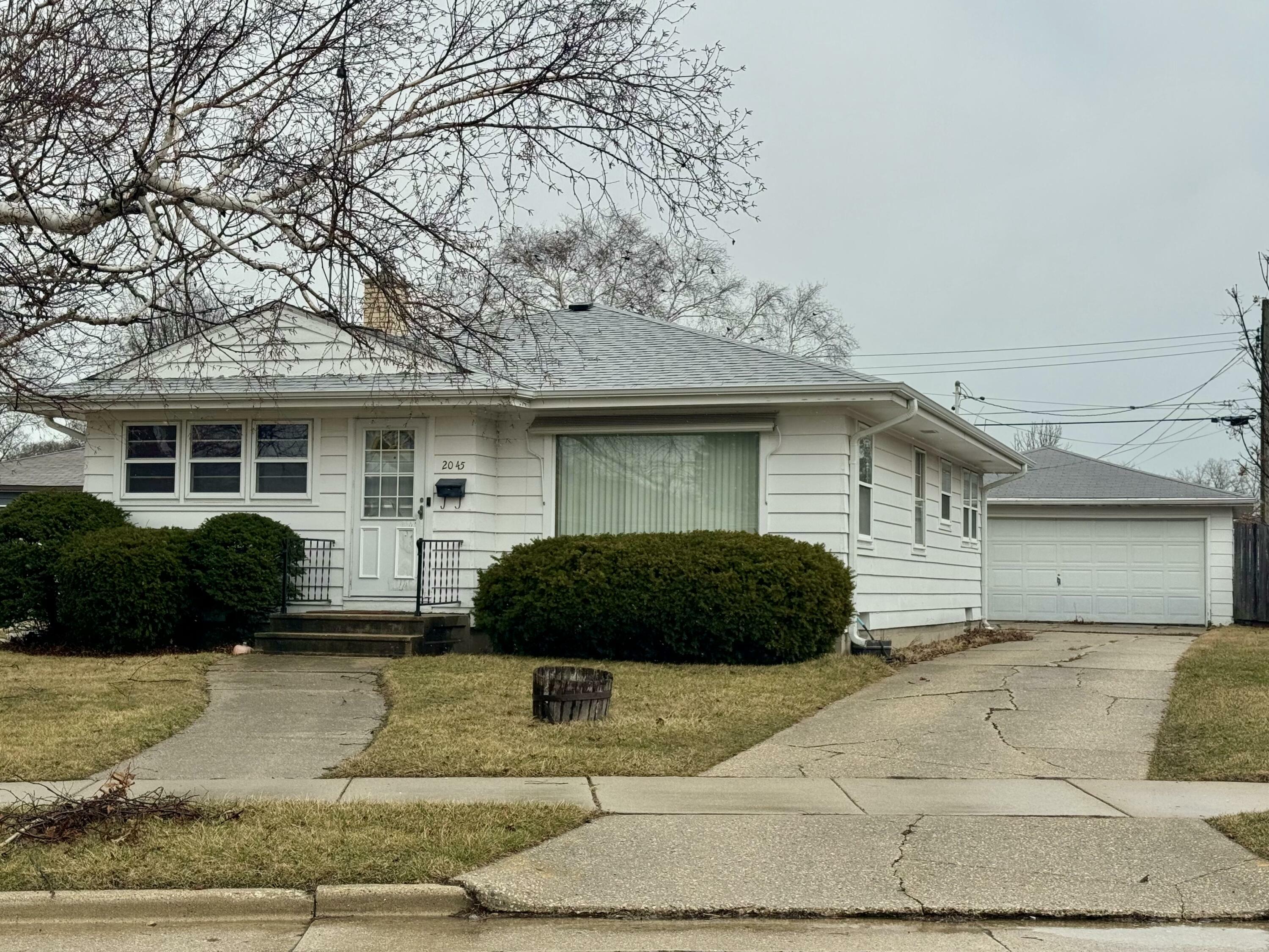 2045 17th Ave  Kenosha WI 53140 photo