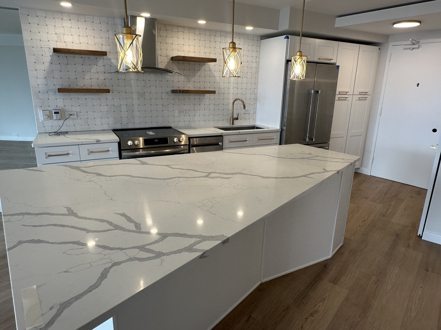 Property Photo: 300 N State Street 4010 IL 60654