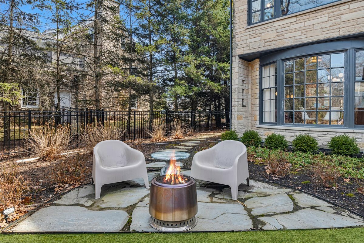 Property Photo: 80 Oakmont Road IL 60035
