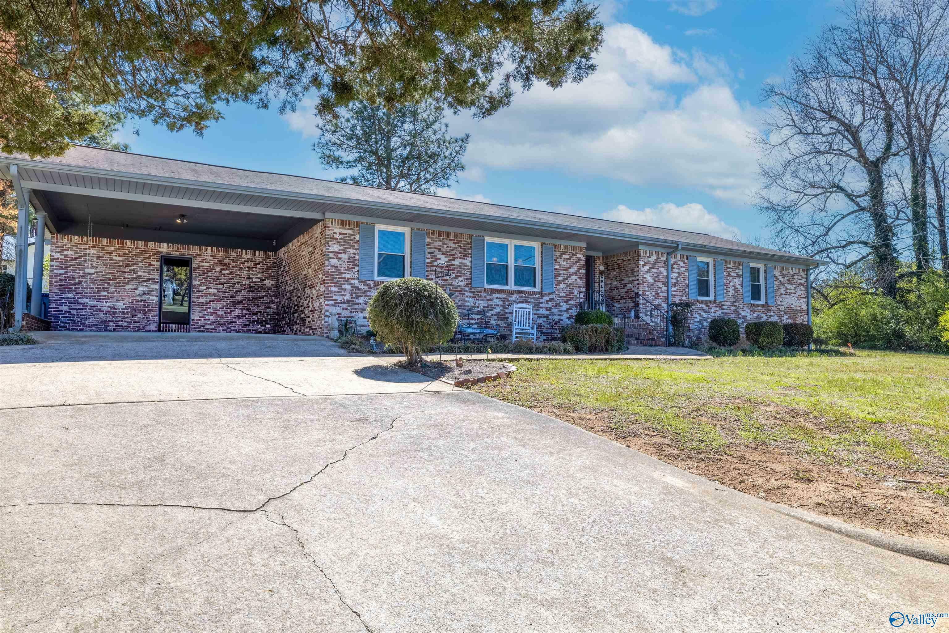 103 Ivanhoe Lane  Rainbow City AL 35906 photo