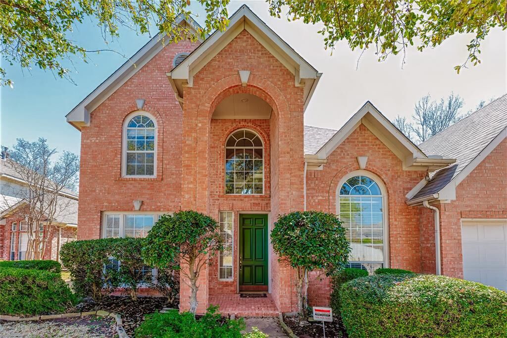 Property Photo: 2545 Springhill Drive TX 76051