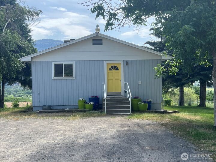 Property Photo:  81 B  Golden Road  WA 98844 