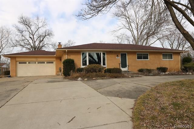 Property Photo:  23665 E Newell Circle  MI 48336 