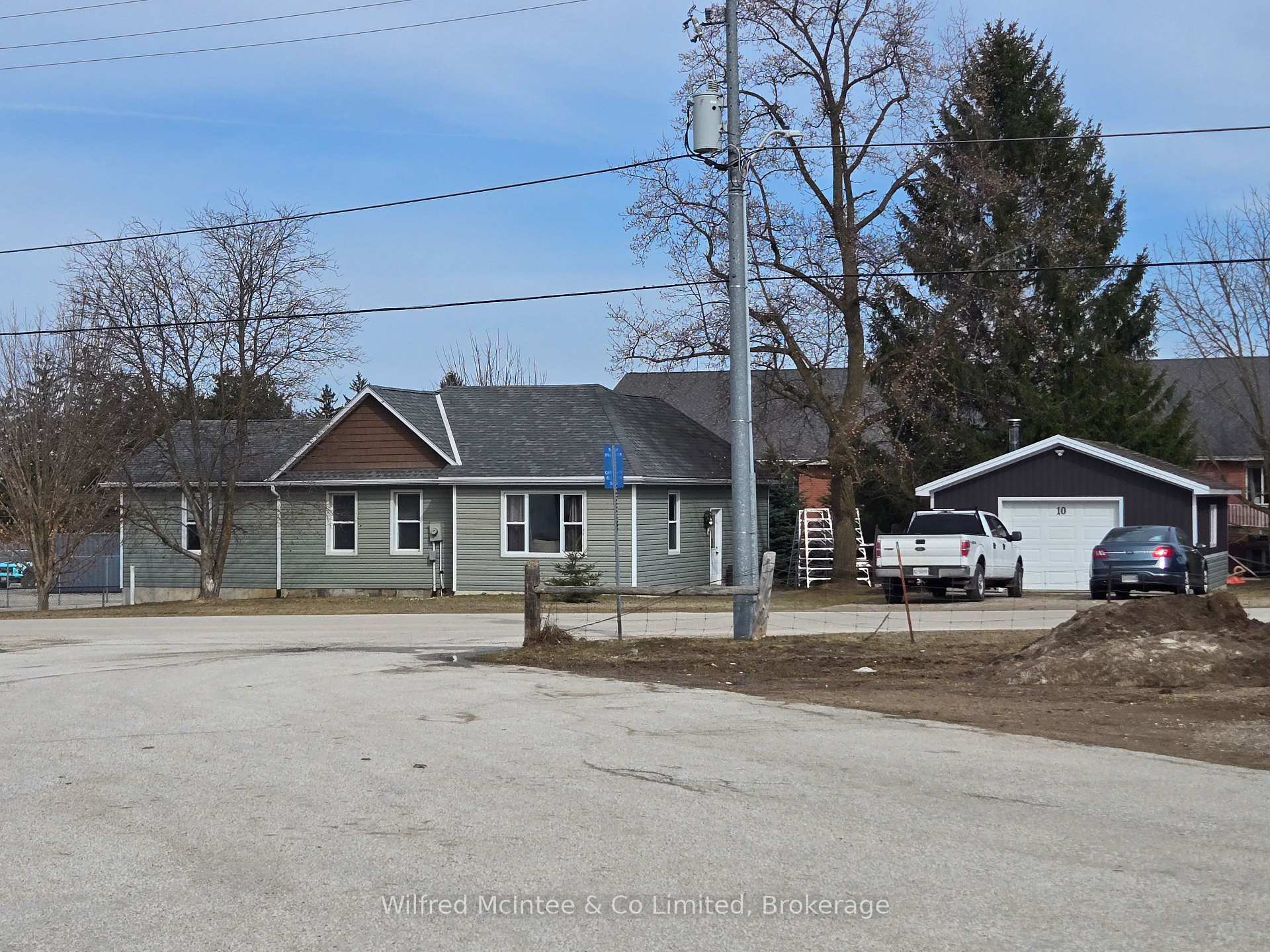 Property Photo: 10 Wallace Street ON N0G 2V0