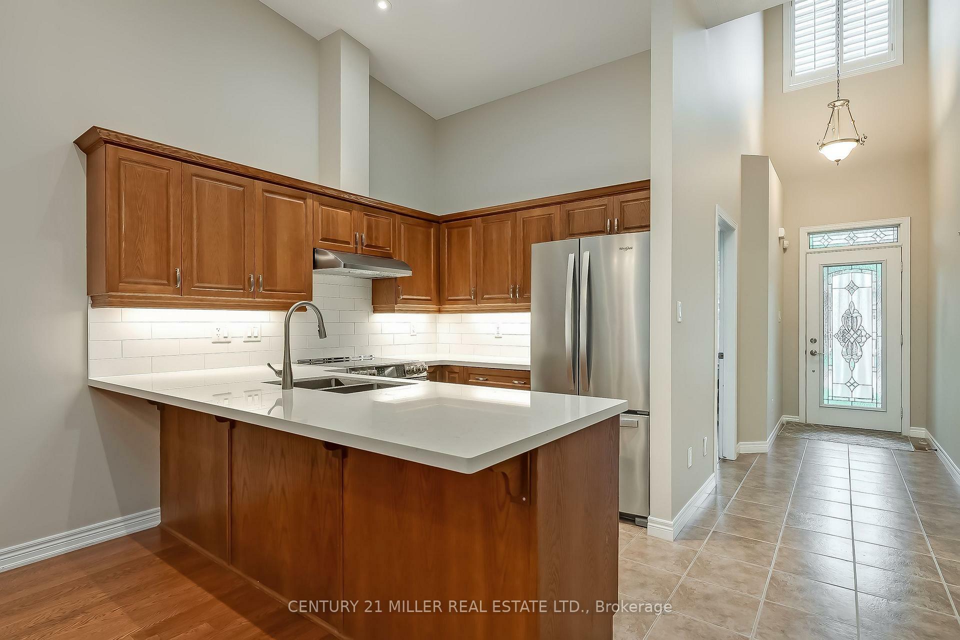 Photo de la propriété:  81 Abbotsford Trail  ON L9B 0A4 