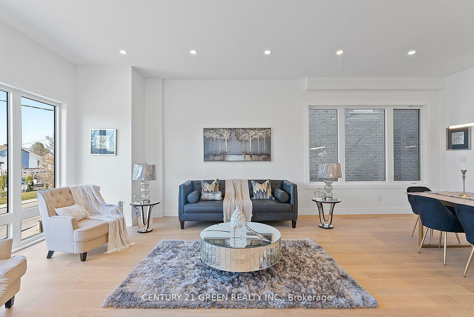 Photo de la propriété: 67 Bexhill Avenue ON M1L 3B7