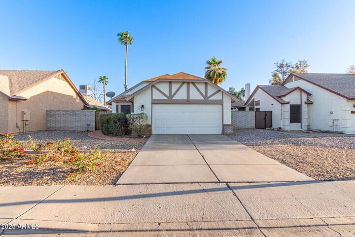 Property Photo: 1705 E Juanita Avenue AZ 85204