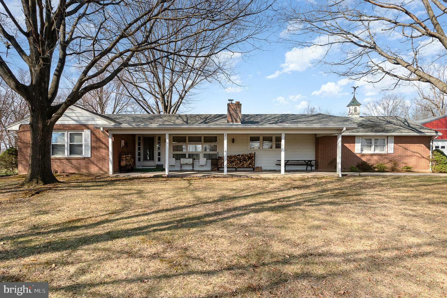 Property Photo:  1379 Laudermilch Road  PA 17078 