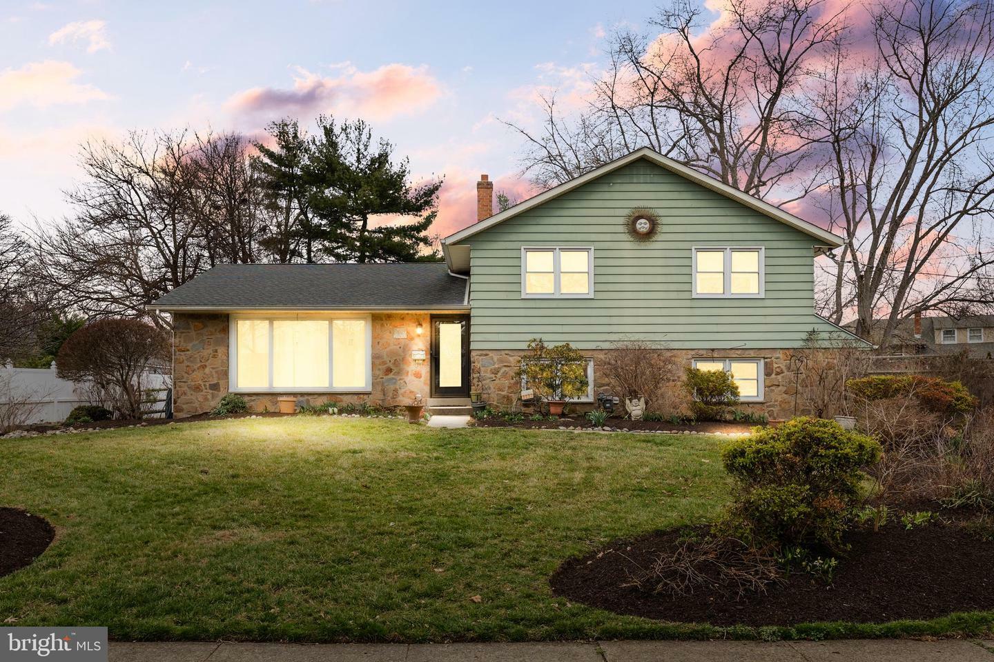 2802 Hunterdon Drive  Cinnaminson NJ 08077 photo