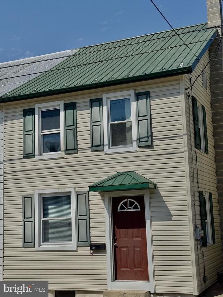 24 Hanover Street  Dillsburg PA 17019 photo