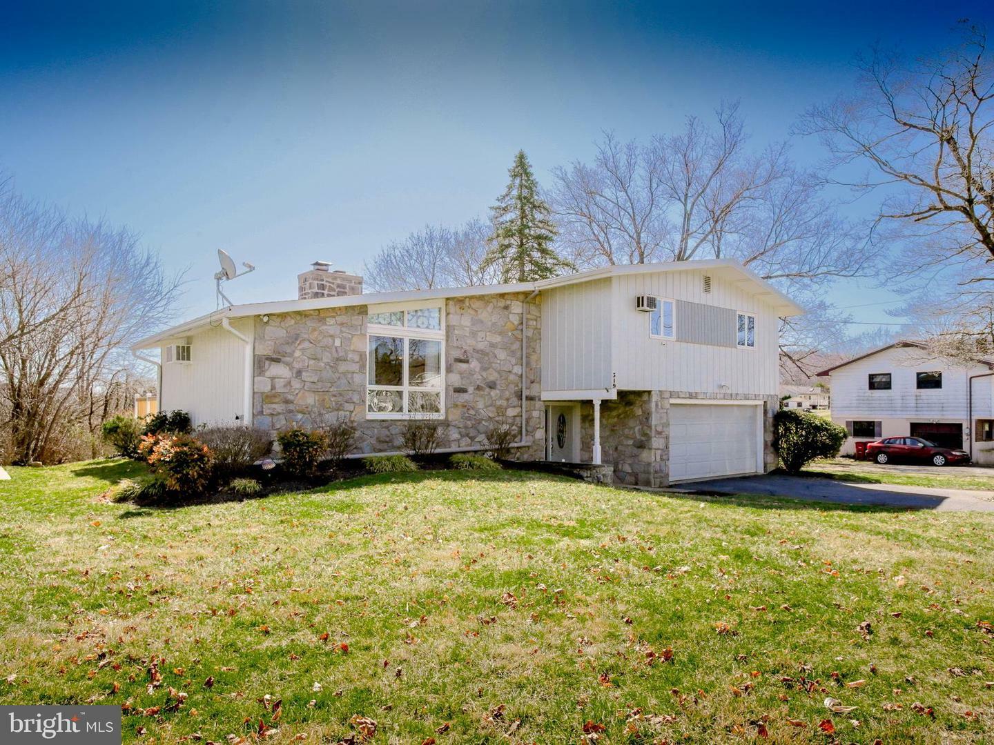 519 Hill Road  Wernersville PA 19565 photo
