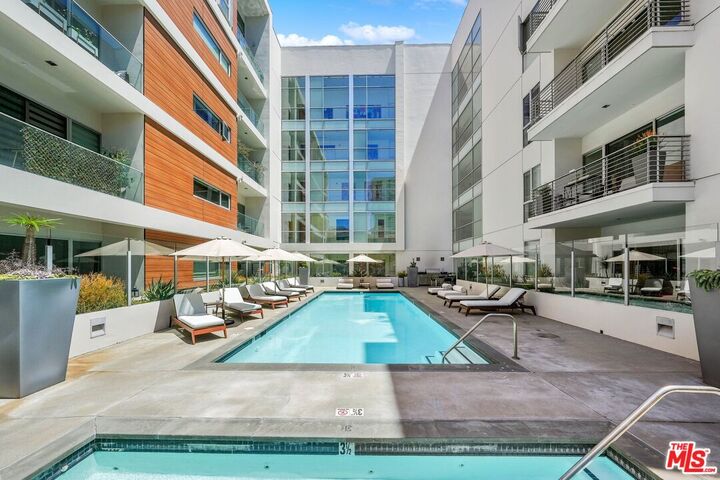 6735 Yucca St  Los Angeles CA 90028 photo