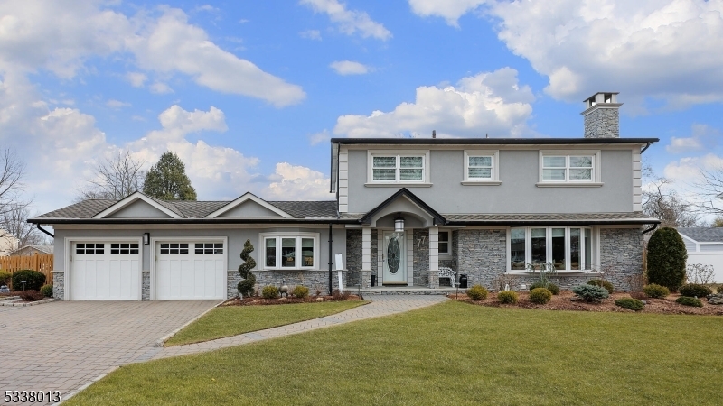 Property Photo: 77 Sweet Briar Dr NJ 07066