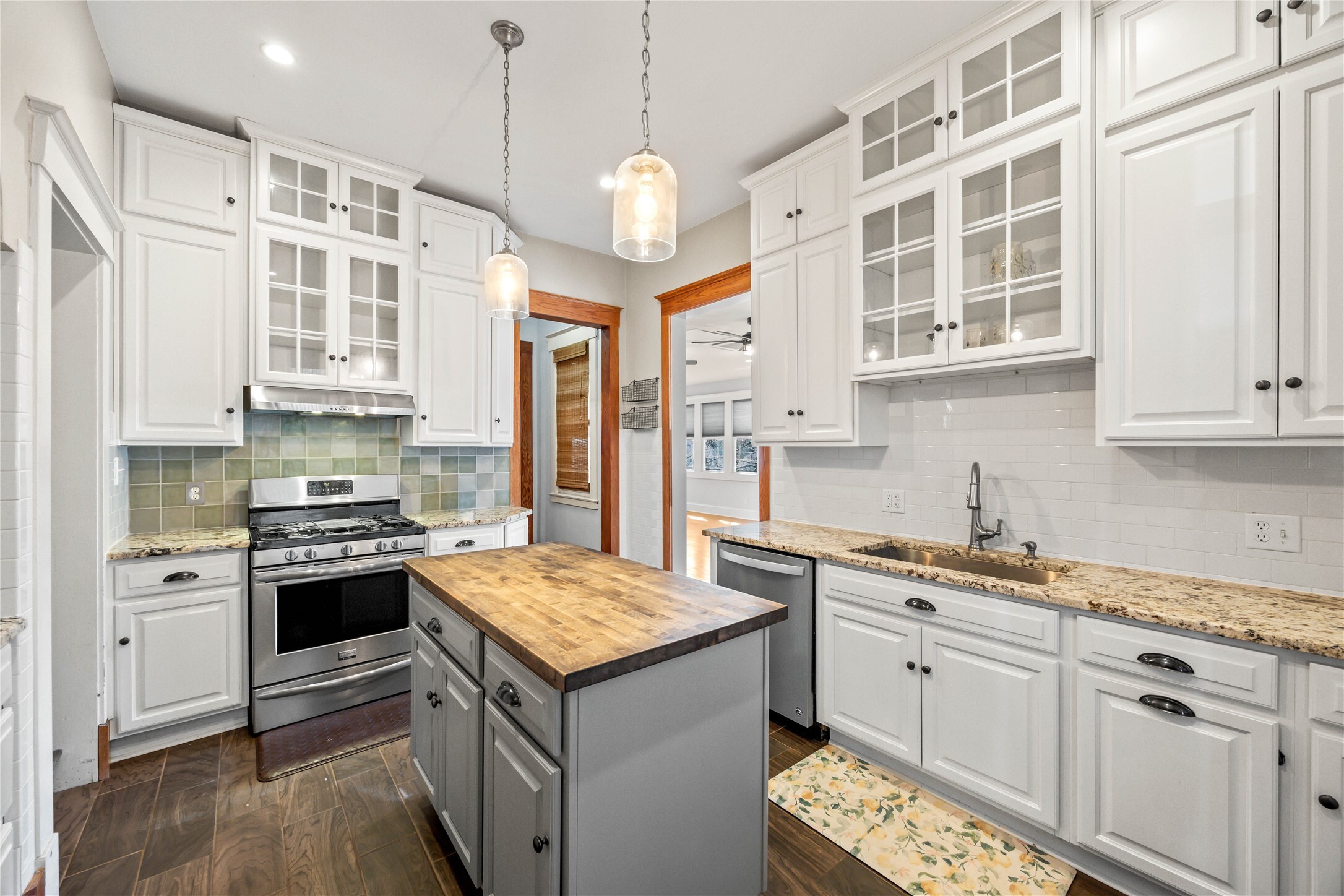 Property Photo: 726 18th Street IA 50314