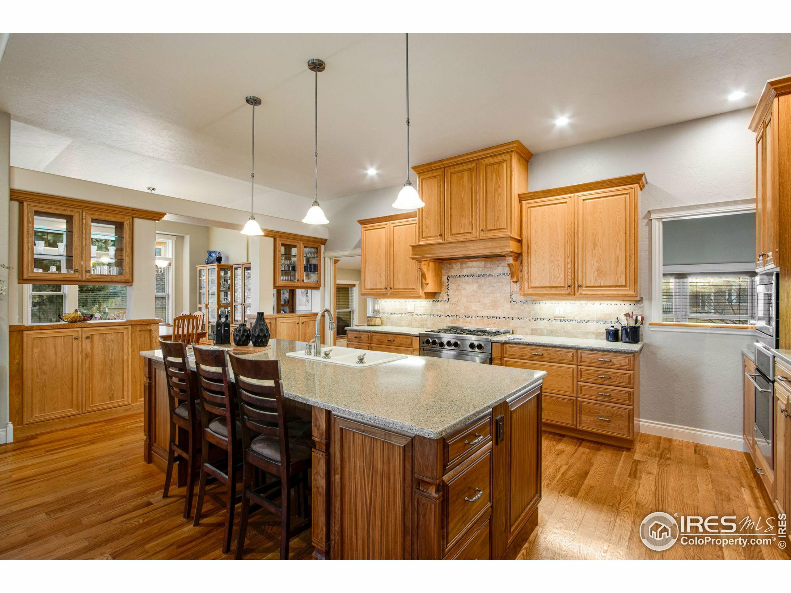 Property Photo: 4918 Hinsdale Dr CO 80526