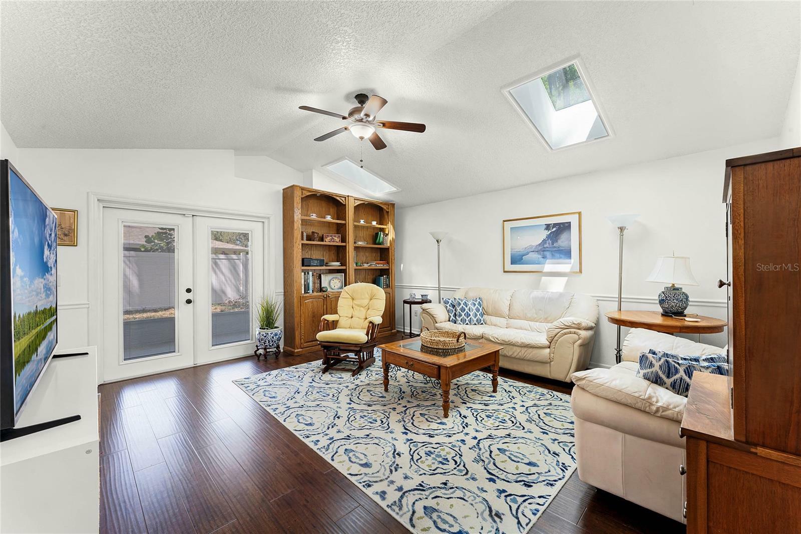 Property Photo: 651 Robinhood Drive FL 32751