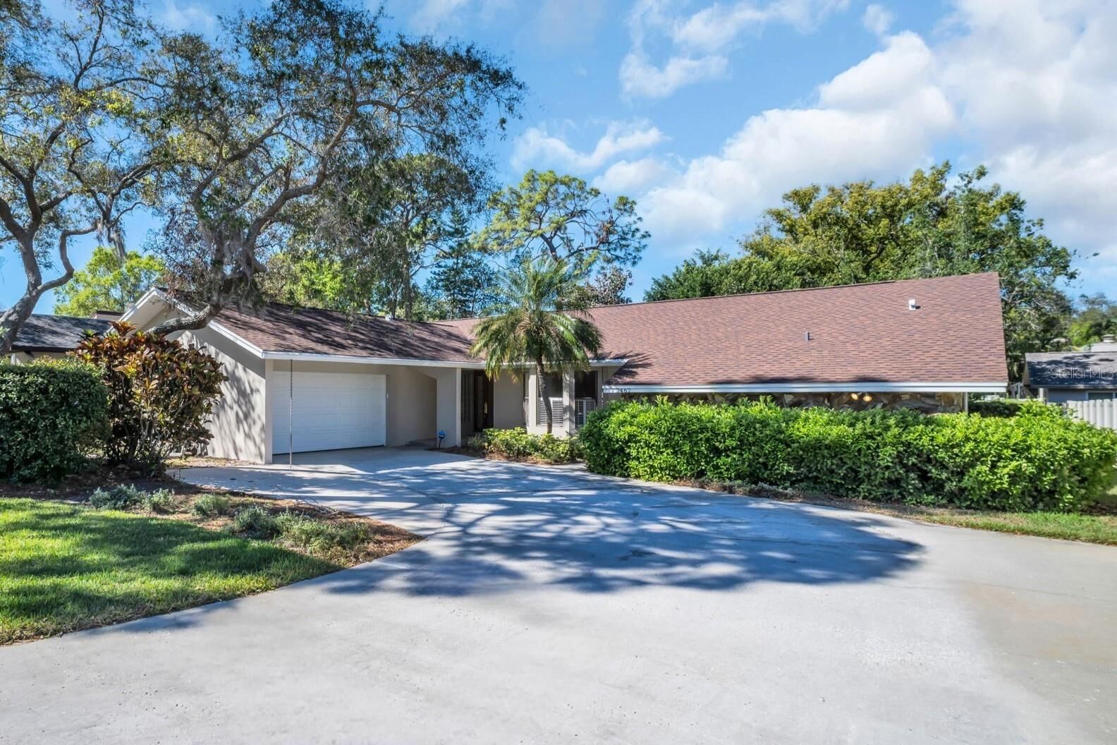 Property Photo:  2462 Indian Trail E  FL 34683 