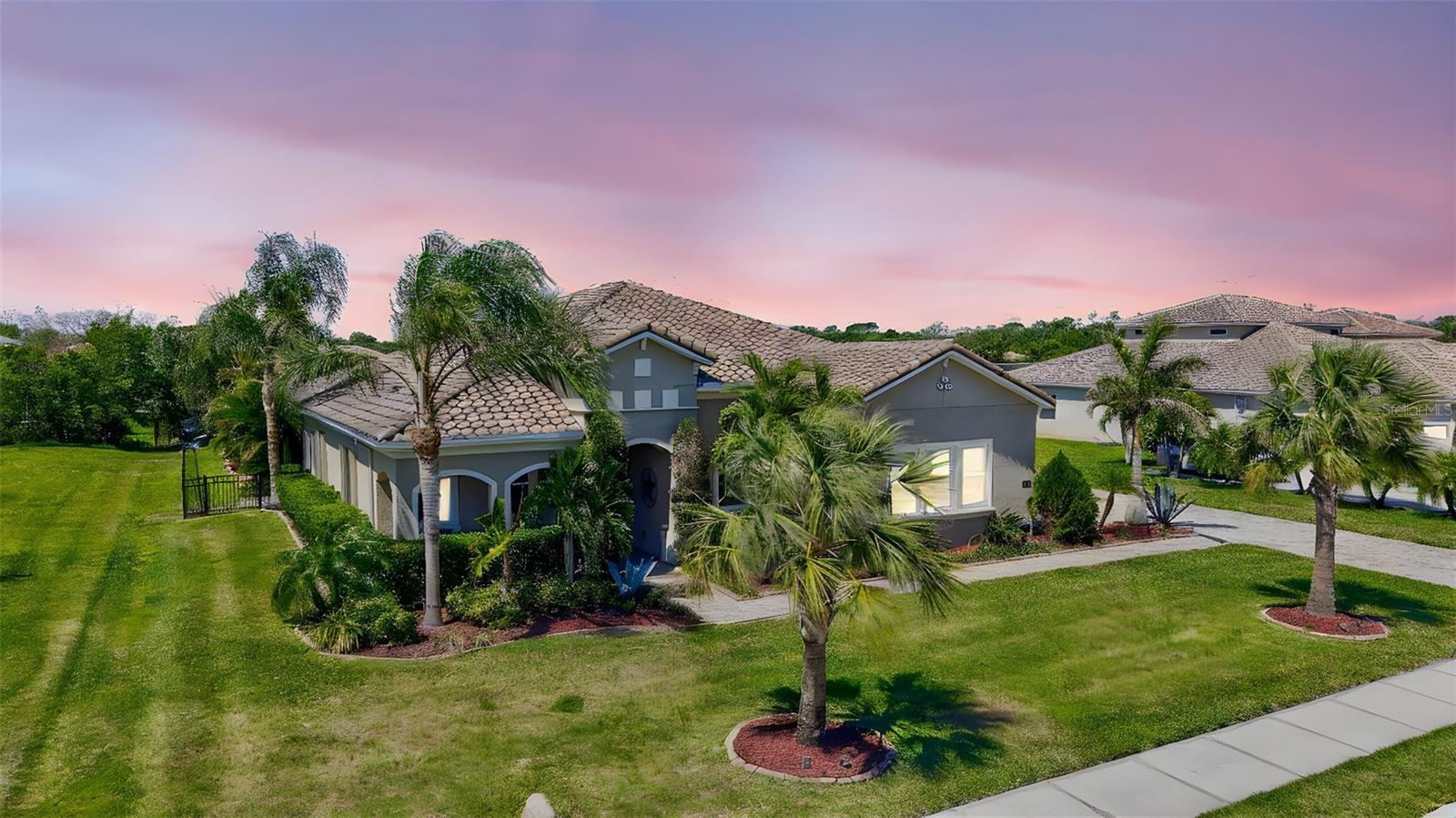 Property Photo: 604 166th Street E FL 34212