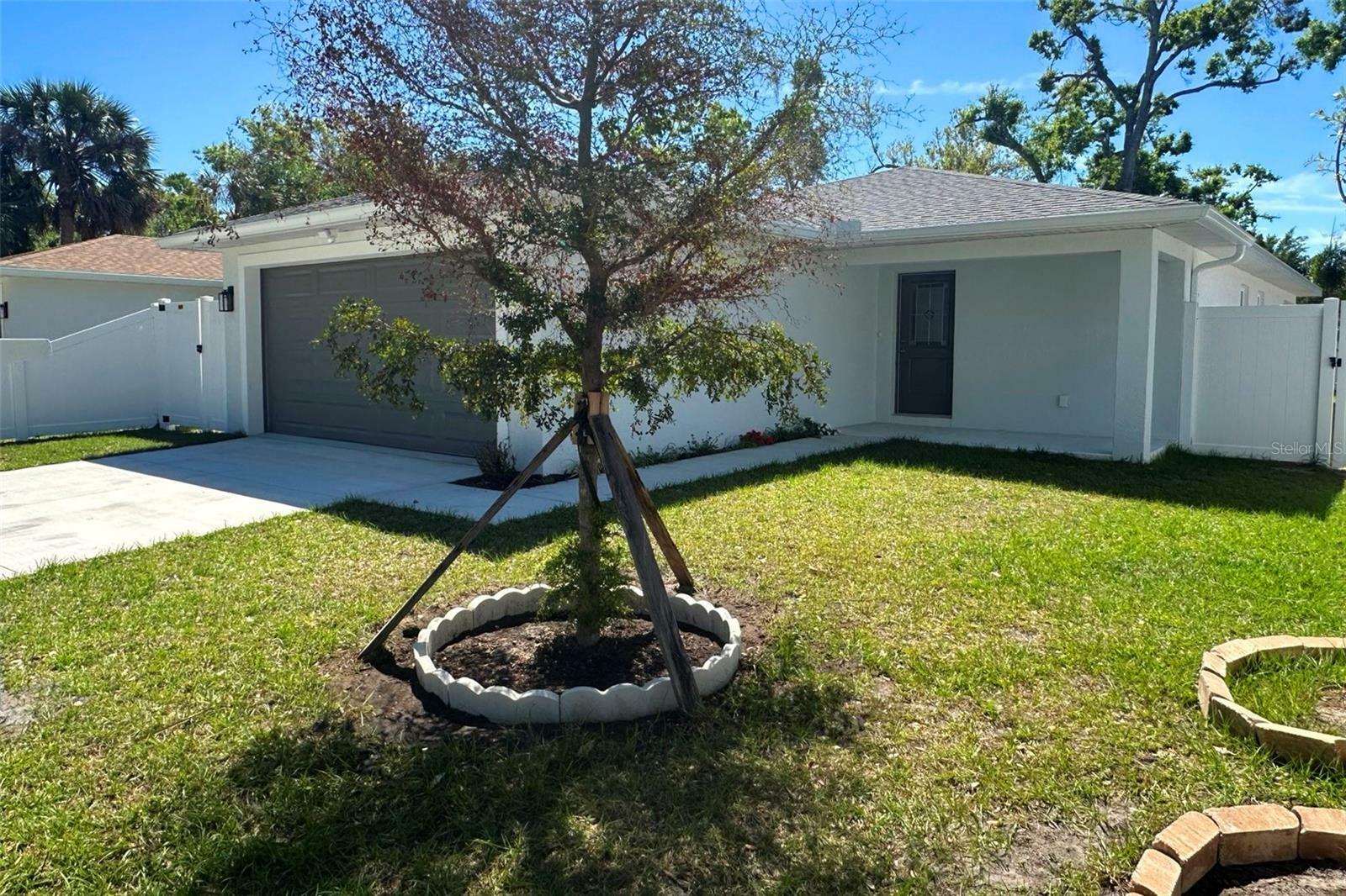 Property Photo: 1426 19th Street FL 34234