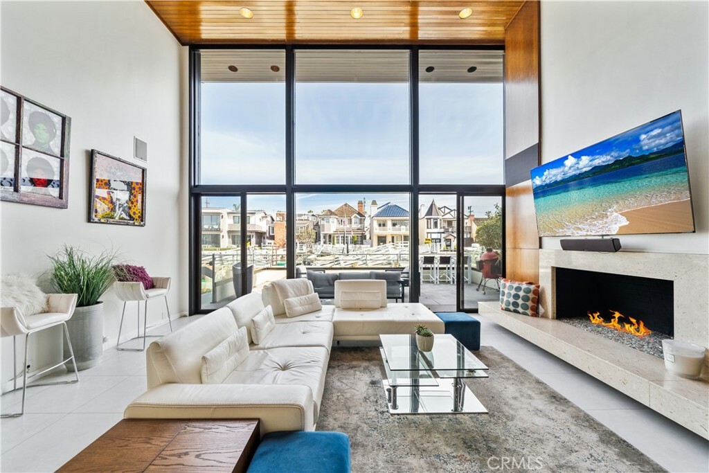 Property Photo: 84 Rivo Alto Canal CA 90803