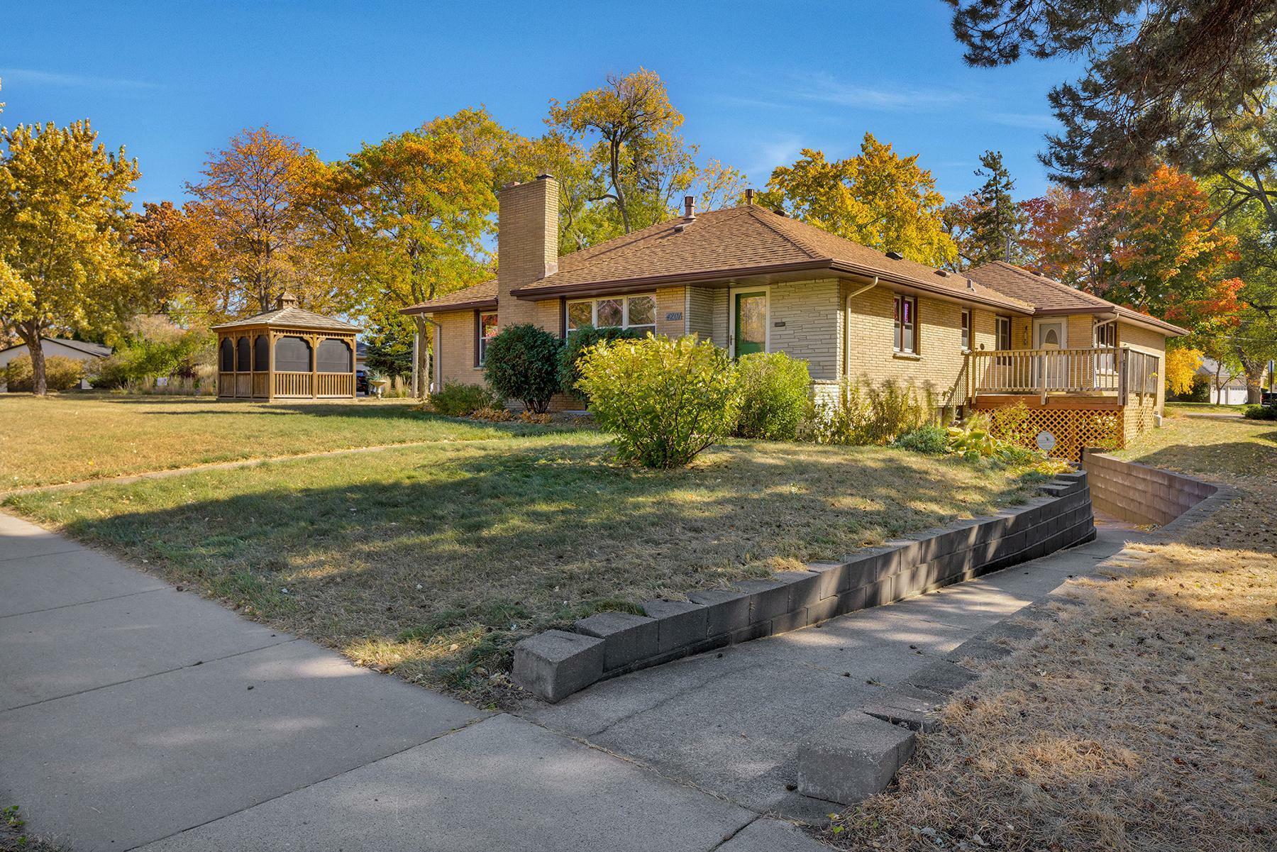 Property Photo: 4201 N 40th Avenue N MN 55422