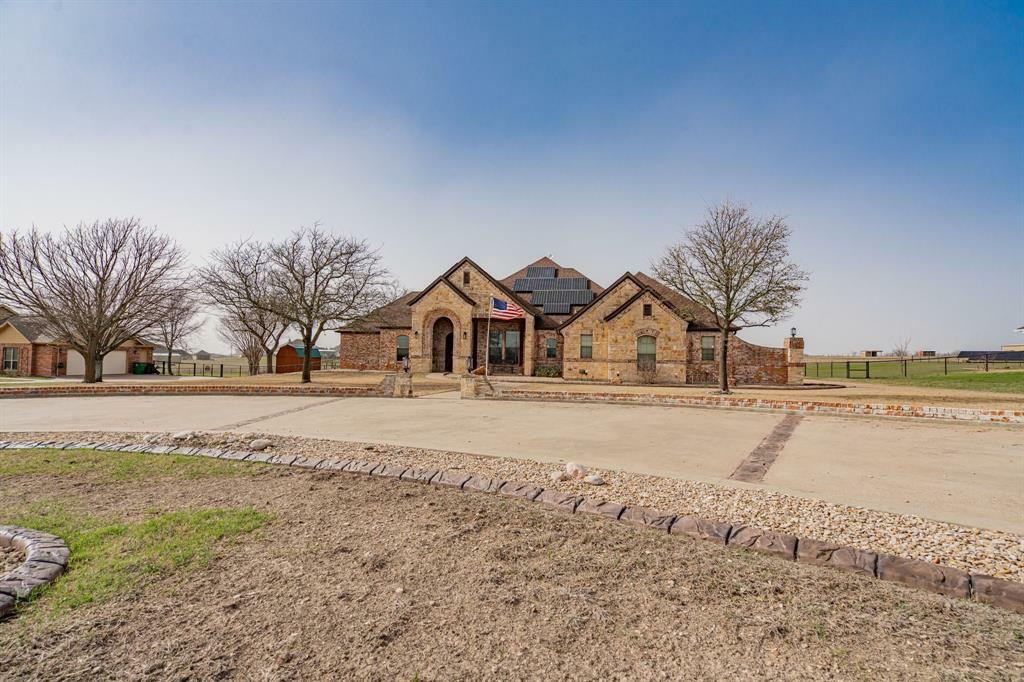 Property Photo: 910 Angus Road TX 75167