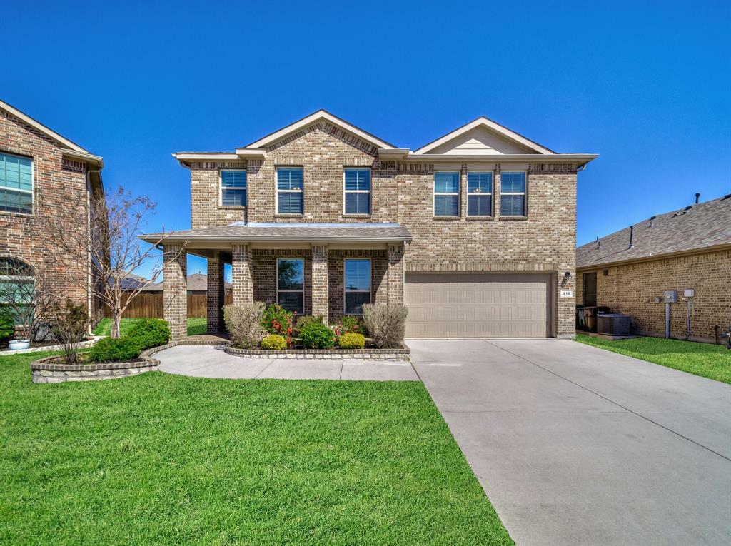 Property Photo: 312 Doe Creek Trail TX 76210
