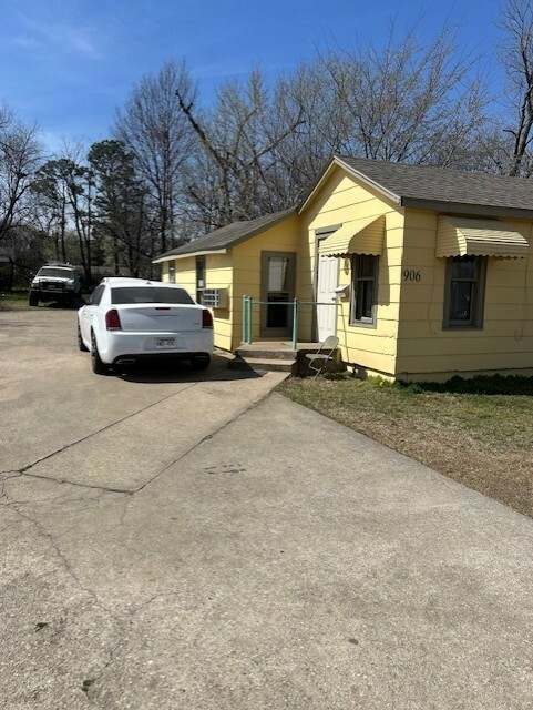 906 Holcomb Street  Springdale AR 72764 photo