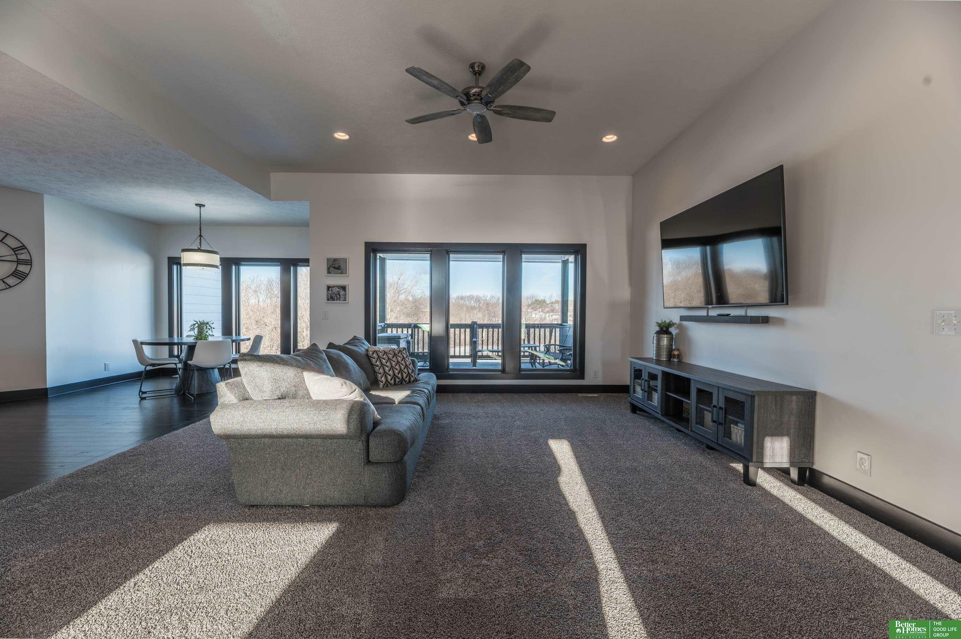 Property Photo: 9790 Otter Trail NE 68048