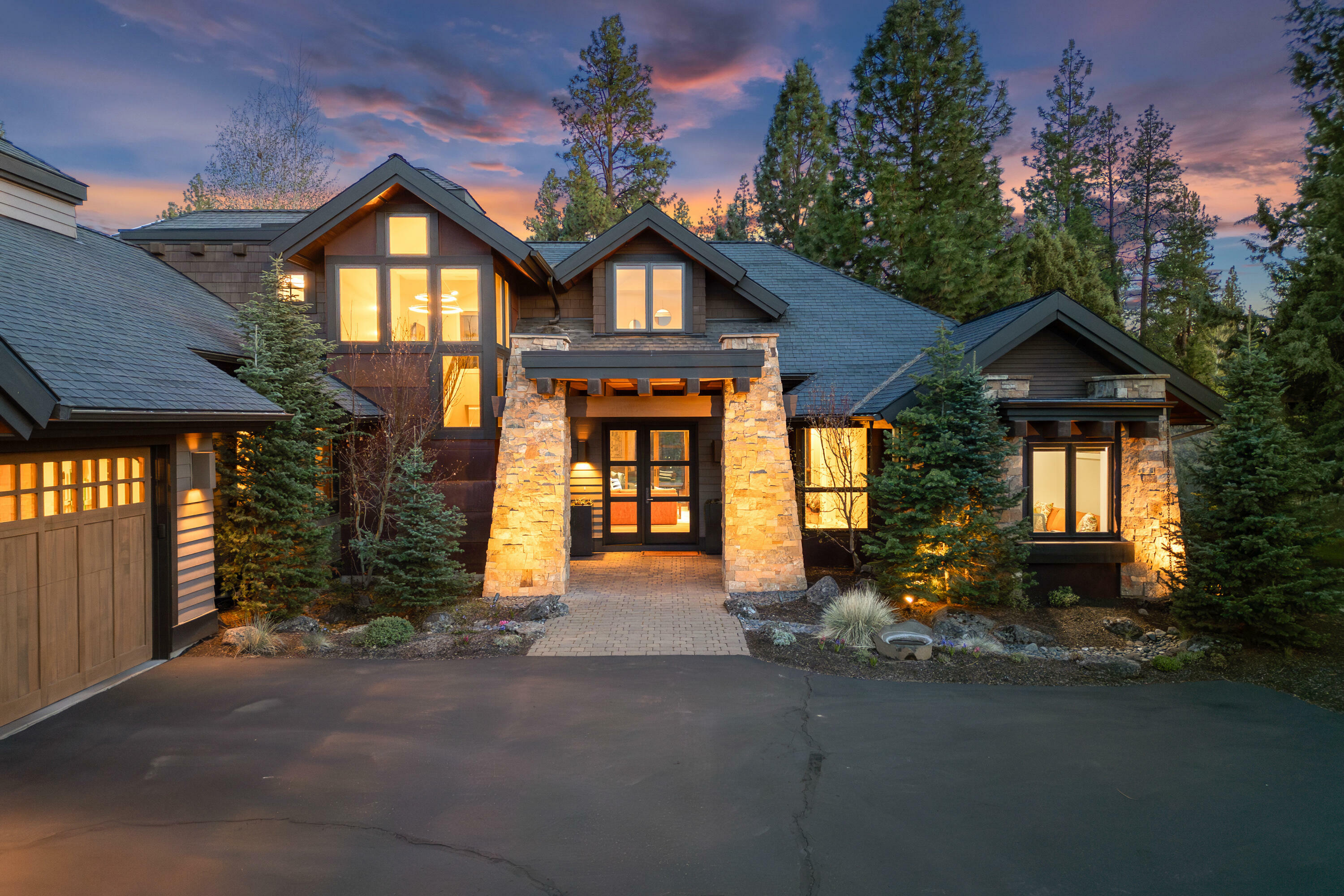Property Photo: 19445 Randall Court OR 97702