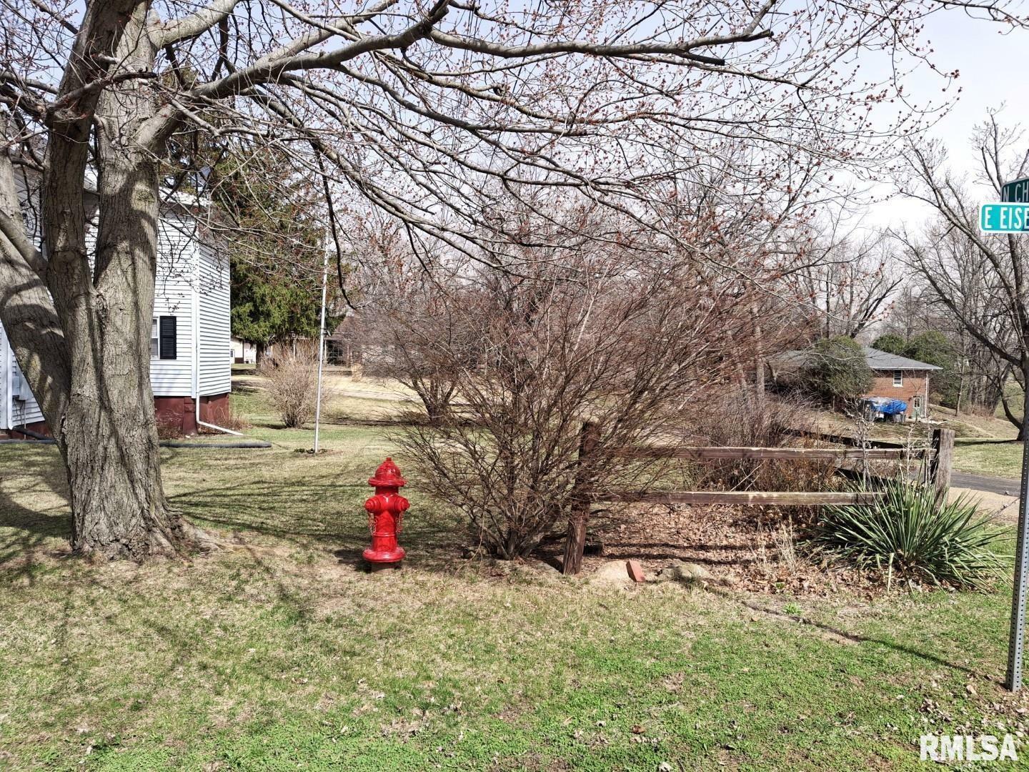 Property Photo:  628 E Eisenhower Avenue  IL 61542 