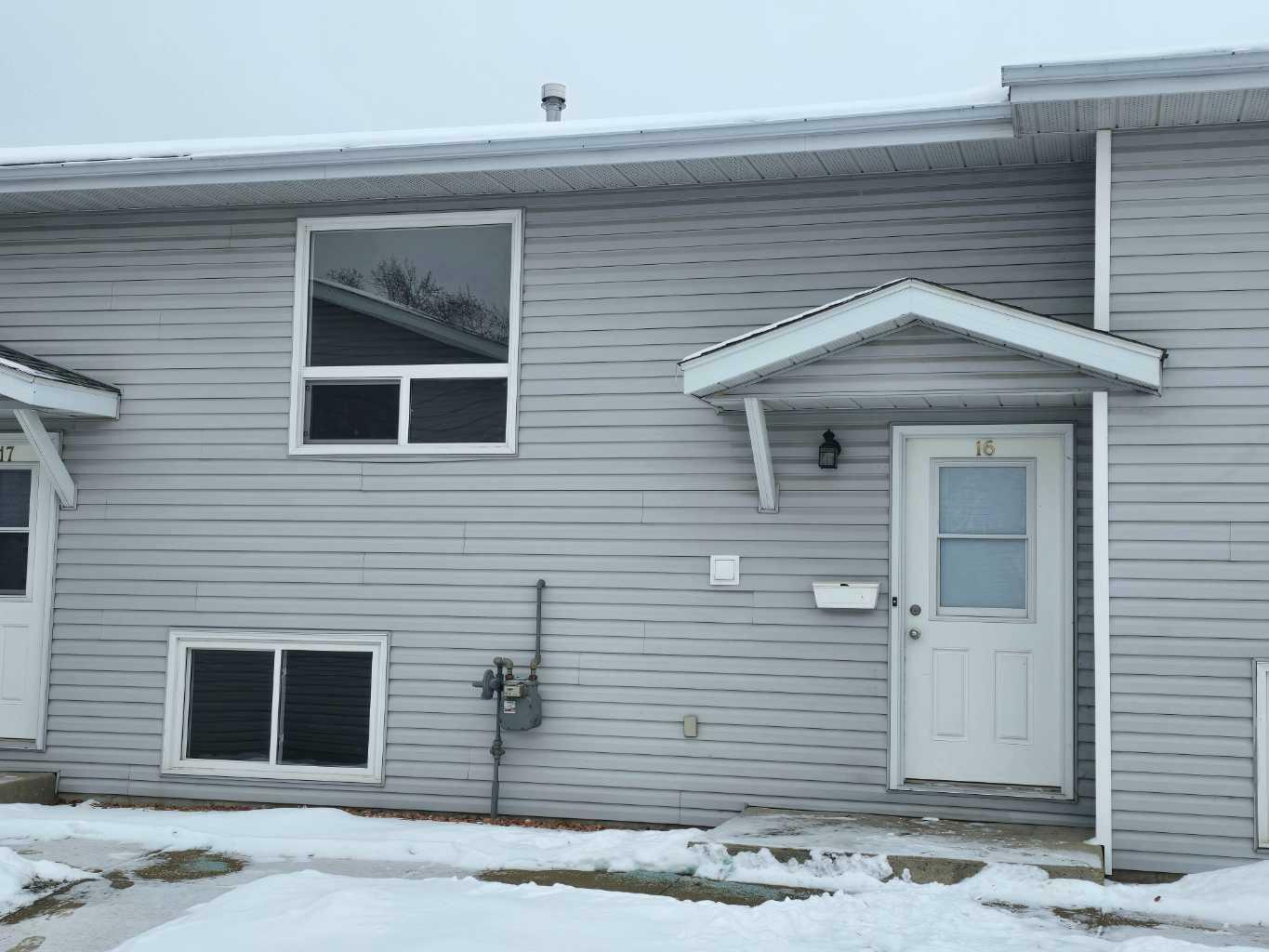 10 Fairbank Road 16  Red Deer AB T4N 4X7 photo